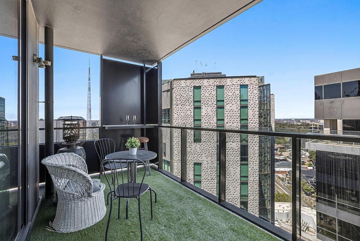 2-bed Unit With Balcony Near Southbank Restaurants *