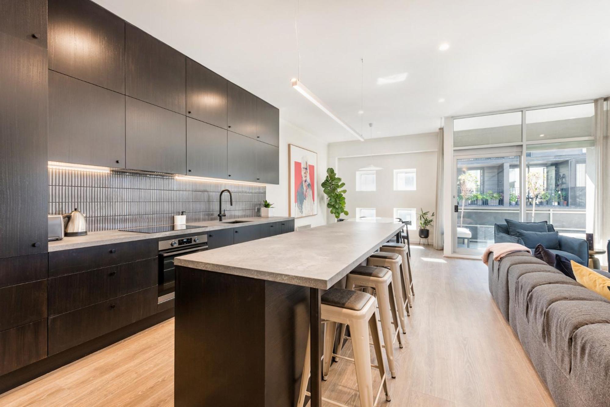 Incredible Balcony Duplex In The Heart Of Fitzroy Apartment *