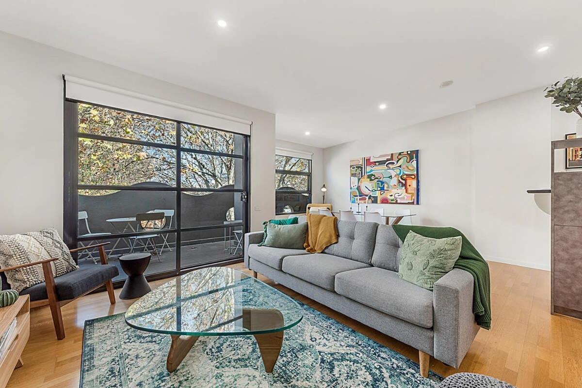 Beautiful 2-storey Unit With Balcony Near Smith St Apartment Melbourne
