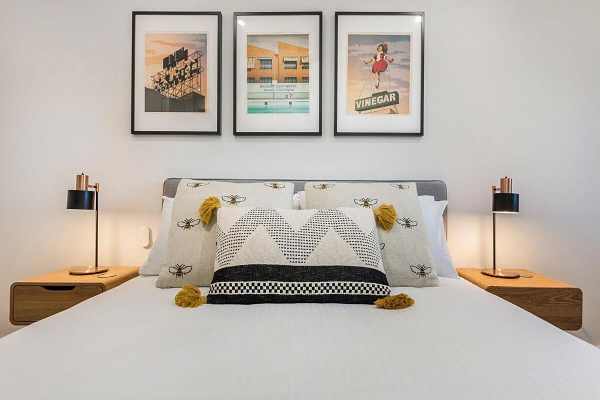 Beautiful 2-storey Unit With Balcony Near Smith St Apartment Melbourne