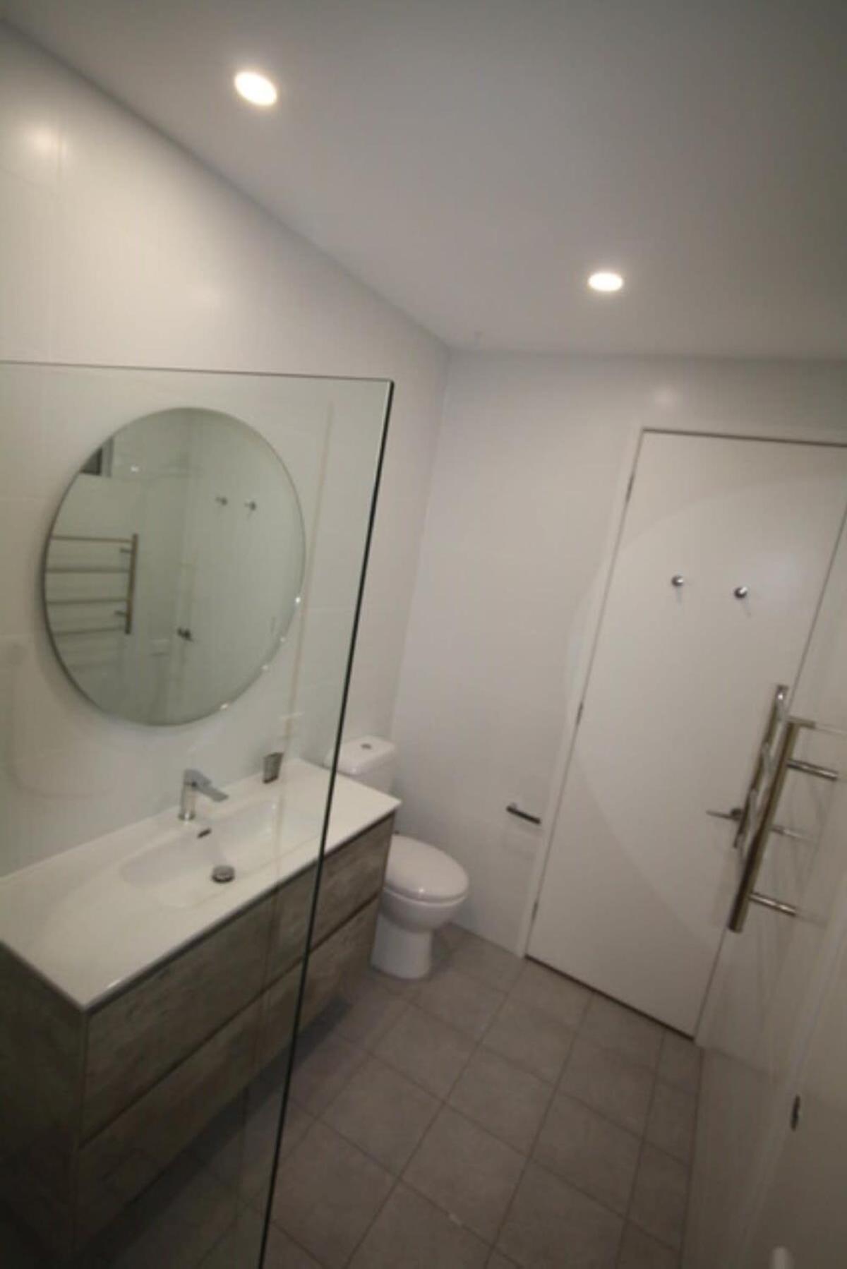 Beautiful 2-storey Unit With Balcony Near Smith St Apartment