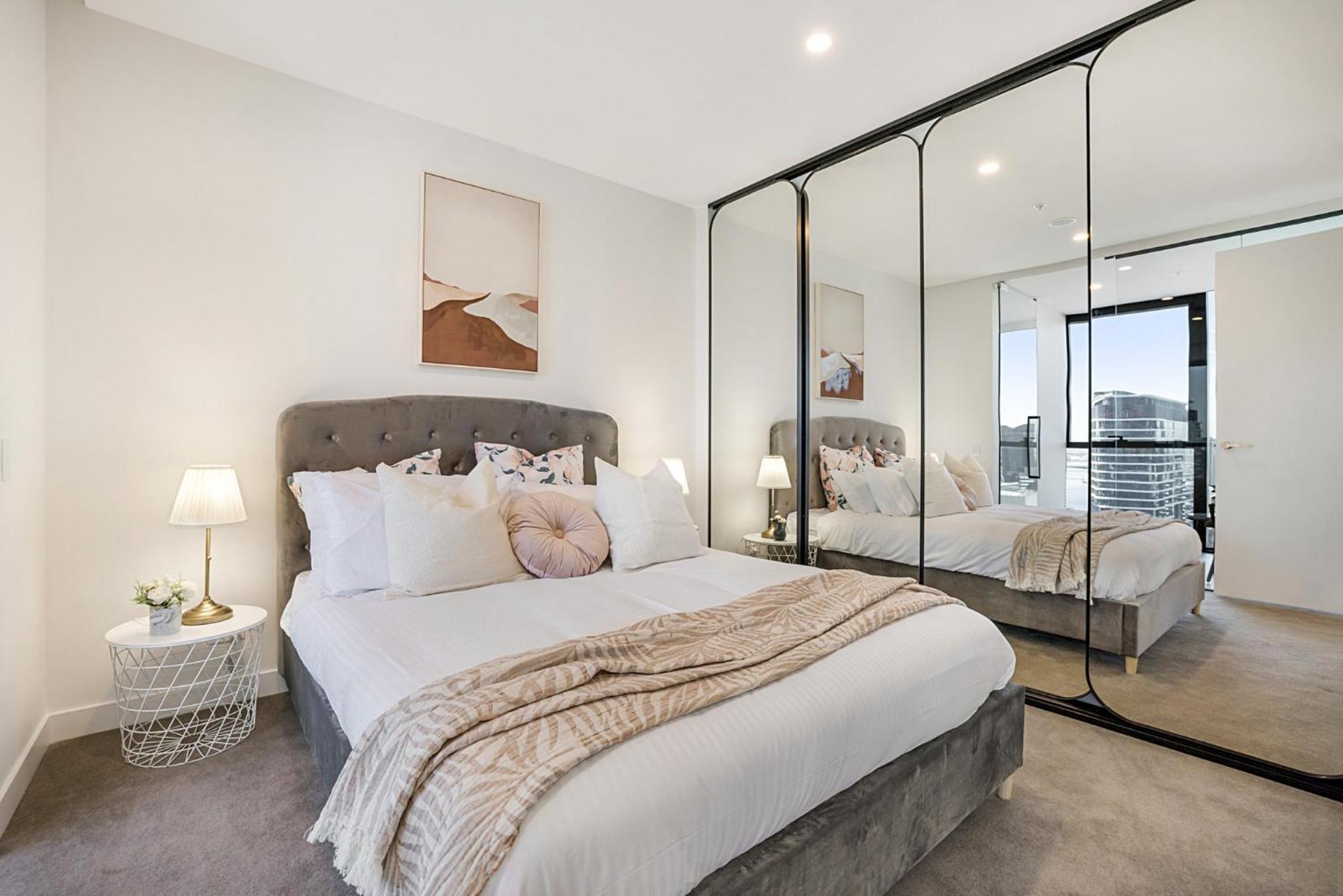 Apartment Impeccably Styled 2-bedroom Cbd *