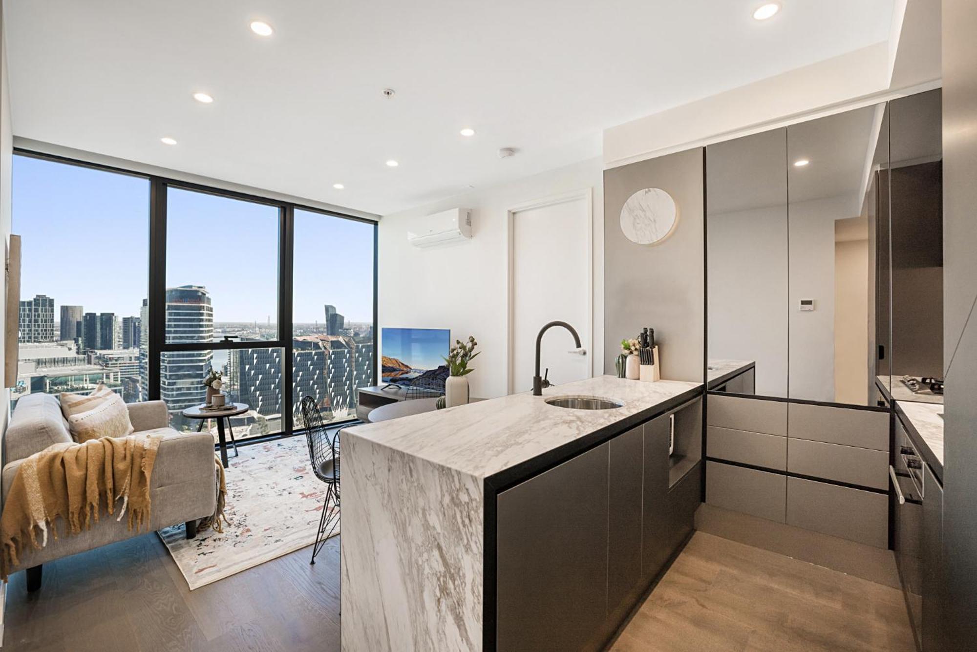 Apartment Impeccably Styled 2-bedroom Cbd Melbourne