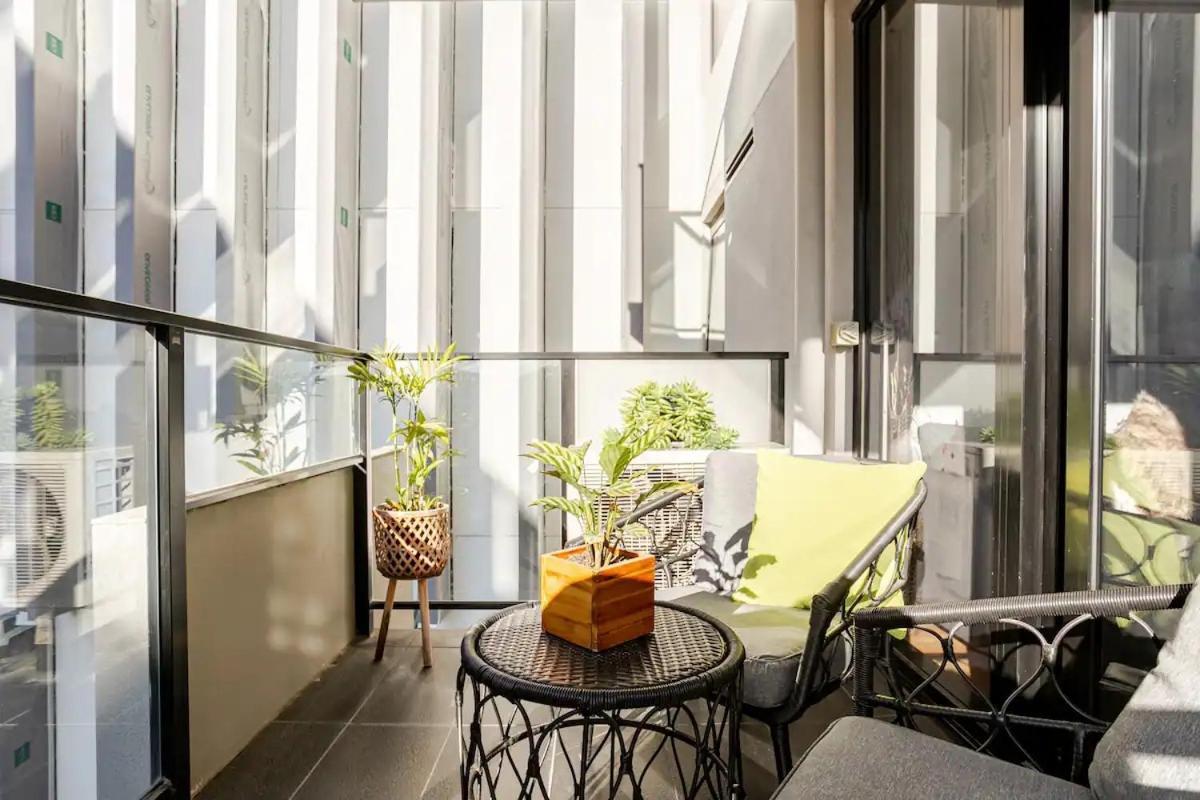 Apartment Modern 1bd ; Pool, Gym, Secure Underground Carpark Melbourne