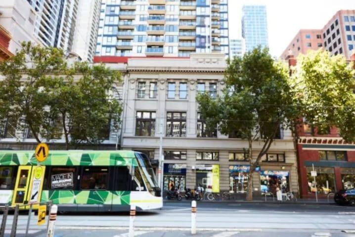 Windsor Prahran Sunny Spacious 1 Bed With Sunroom Apartment