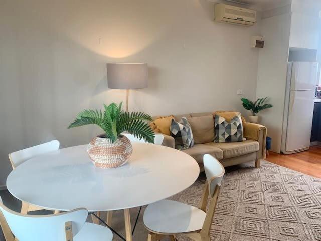 Windsor Prahran Sunny Spacious 1 Bed With Sunroom * Melbourne