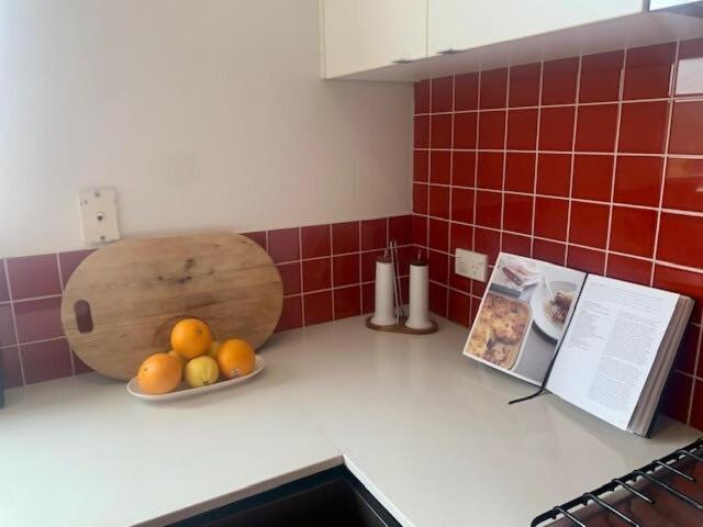 Apartment Windsor Prahran Sunny Spacious 1 Bed With Sunroom *