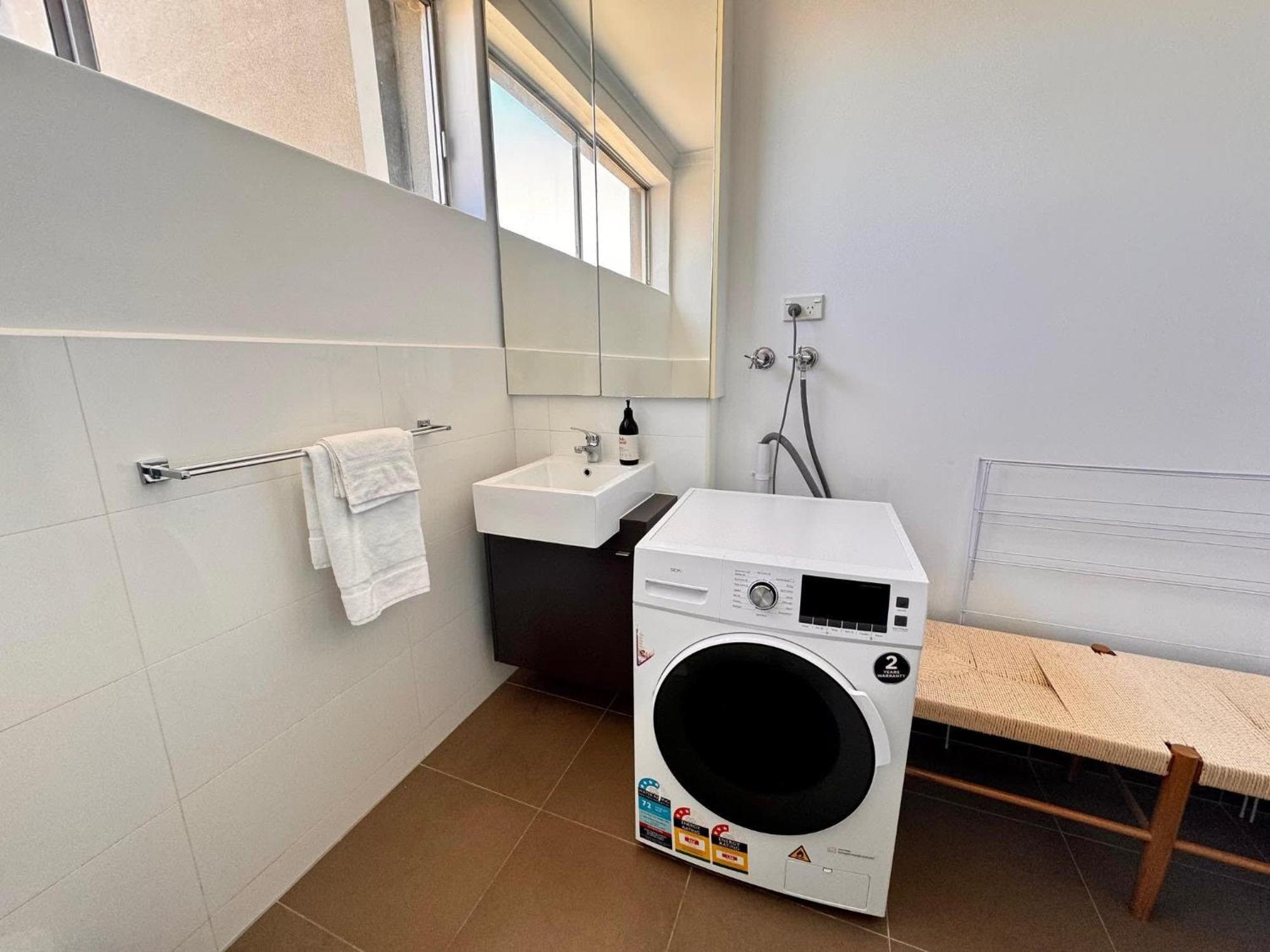 Apartment Windsor Prahran Sunny Spacious 1 Bed With Sunroom