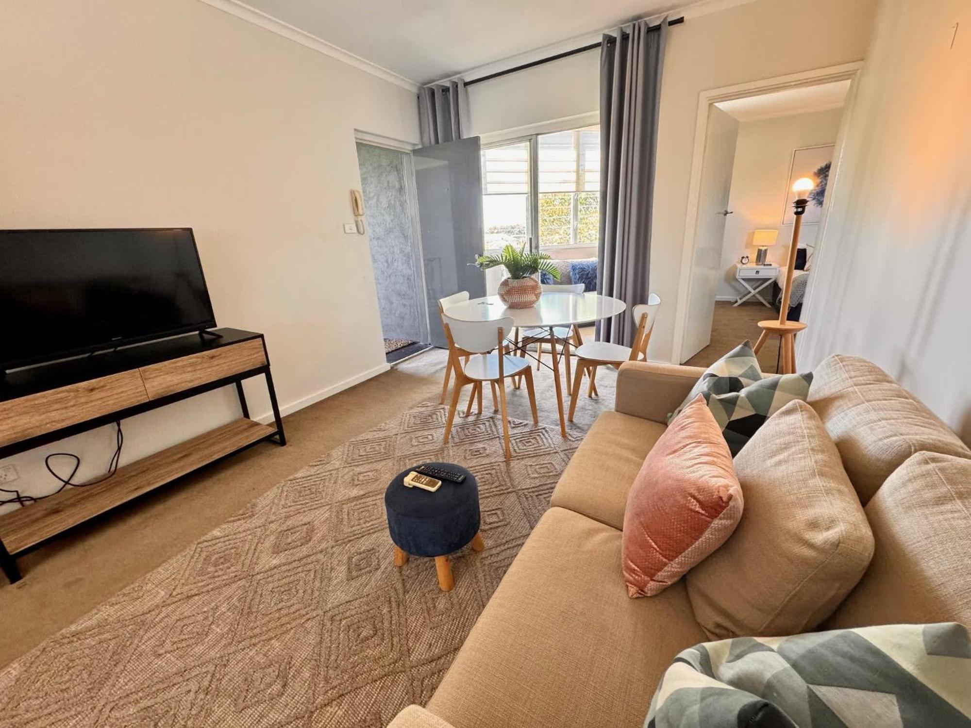 Windsor Prahran Sunny Spacious 1 Bed With Sunroom * Melbourne