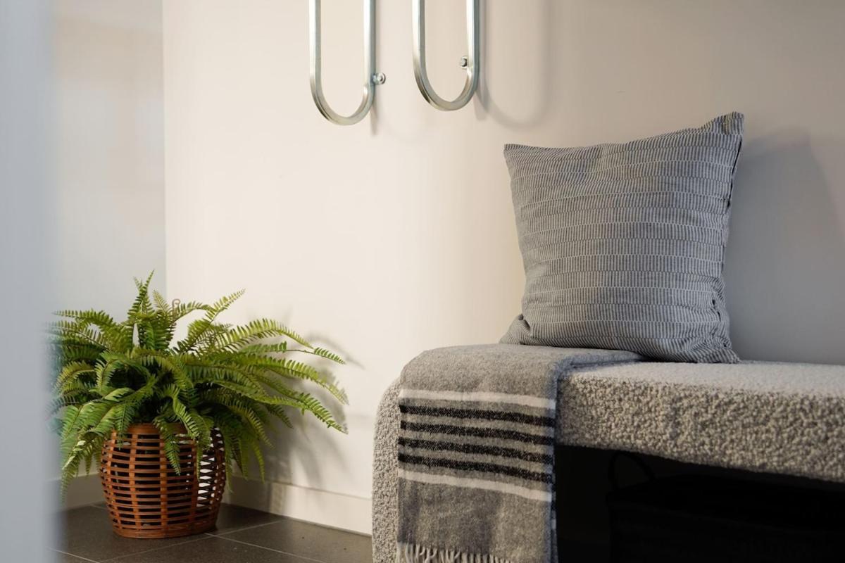 Contemporary 2br Up & Down Townhouse In Brunswick Holiday home