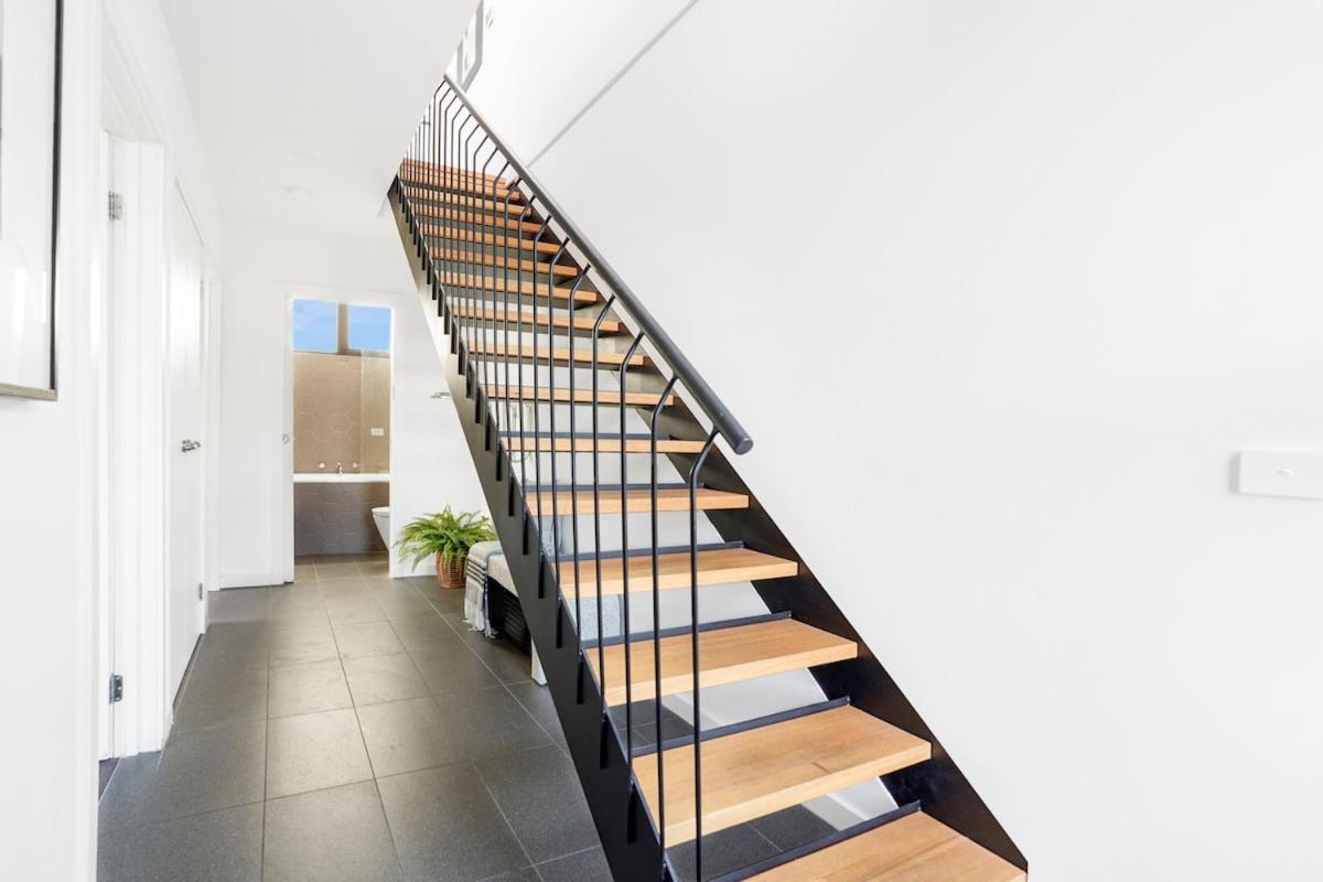Holiday home Contemporary 2br Up & Down Townhouse In Brunswick *