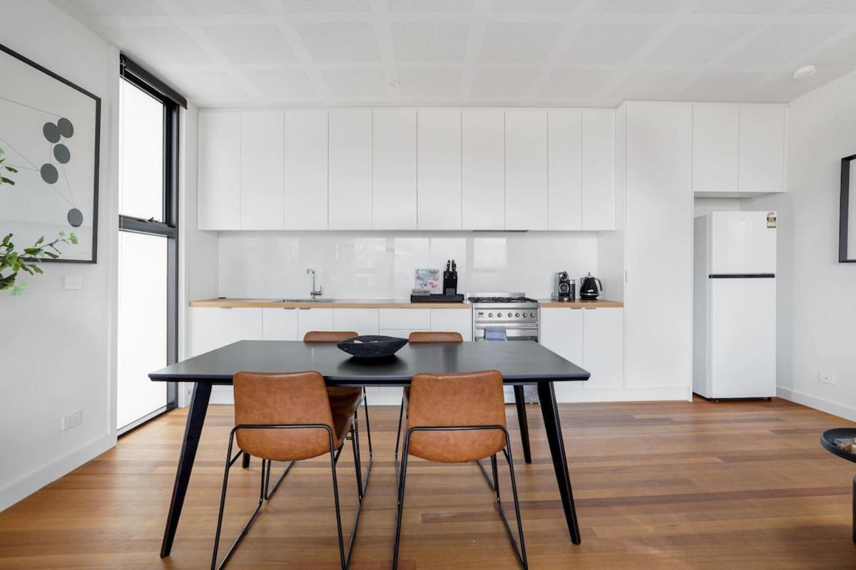 Contemporary 2br Up & Down Townhouse In Brunswick Holiday home *