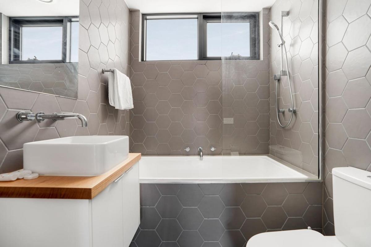 Holiday home Contemporary 2br Up & Down Townhouse In Brunswick *