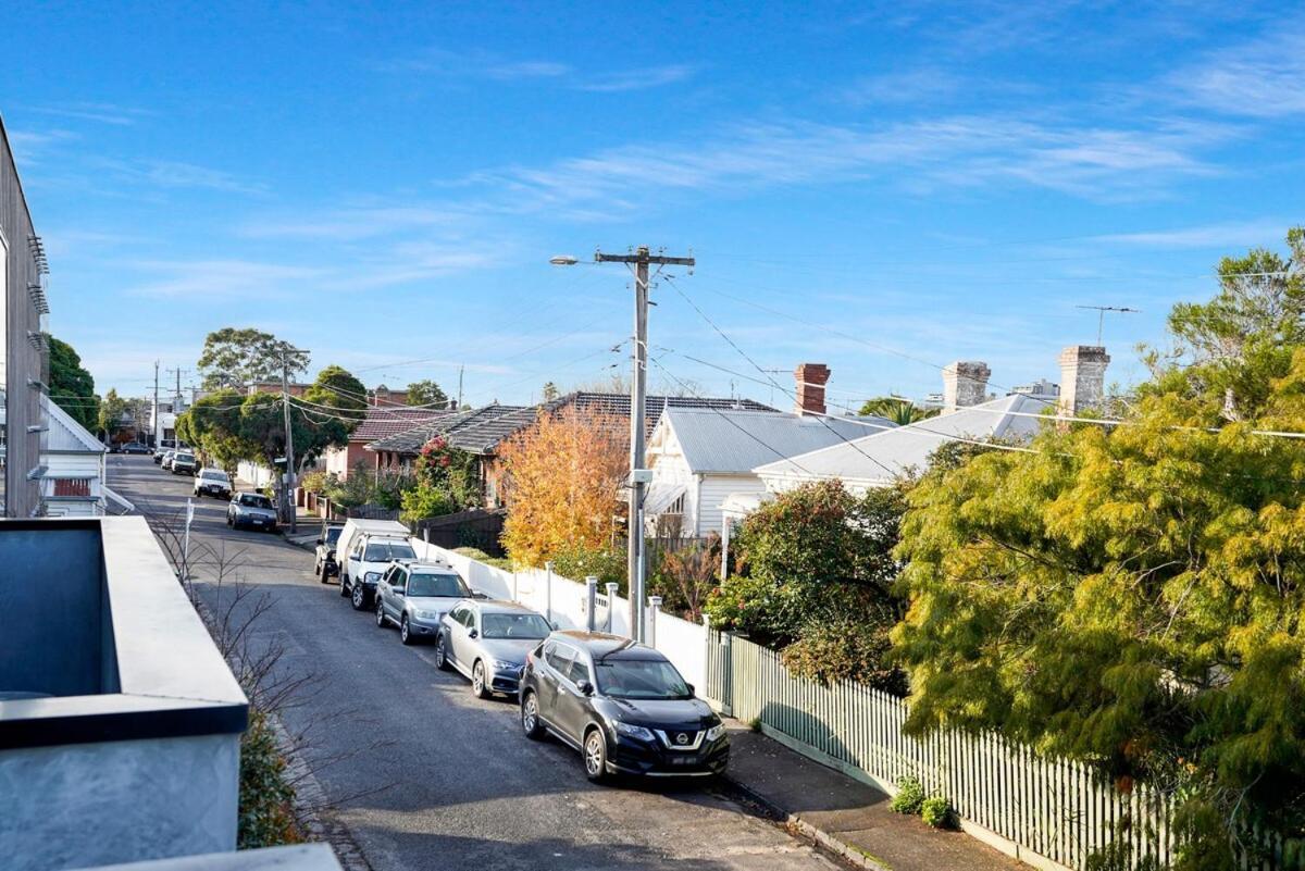 Contemporary 2br Up & Down Townhouse In Brunswick *