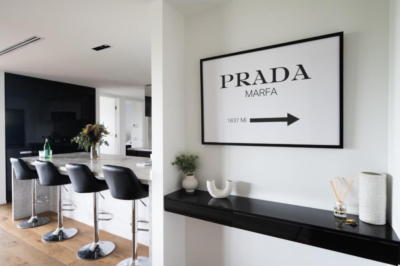 Luxury 4 Bed - Pool And Parking Melbourne