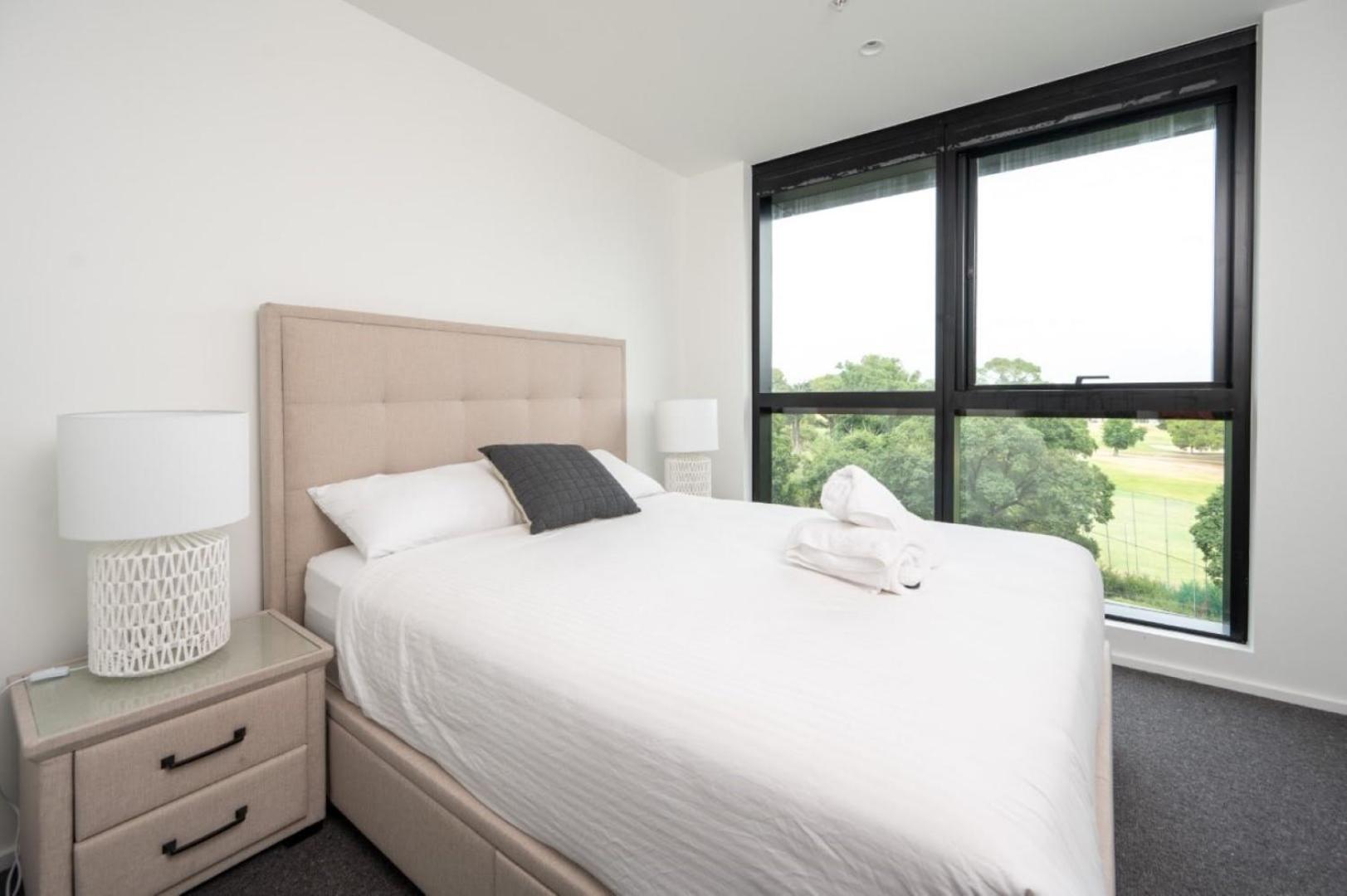 Luxury 4 Bed - Pool And Parking *