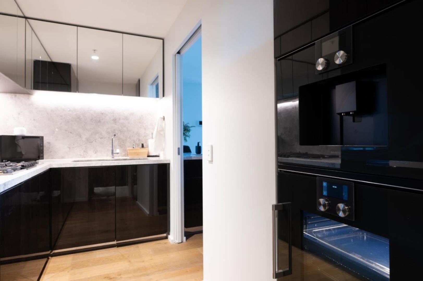 Luxury 4 Bed - Pool And Parking Apartment