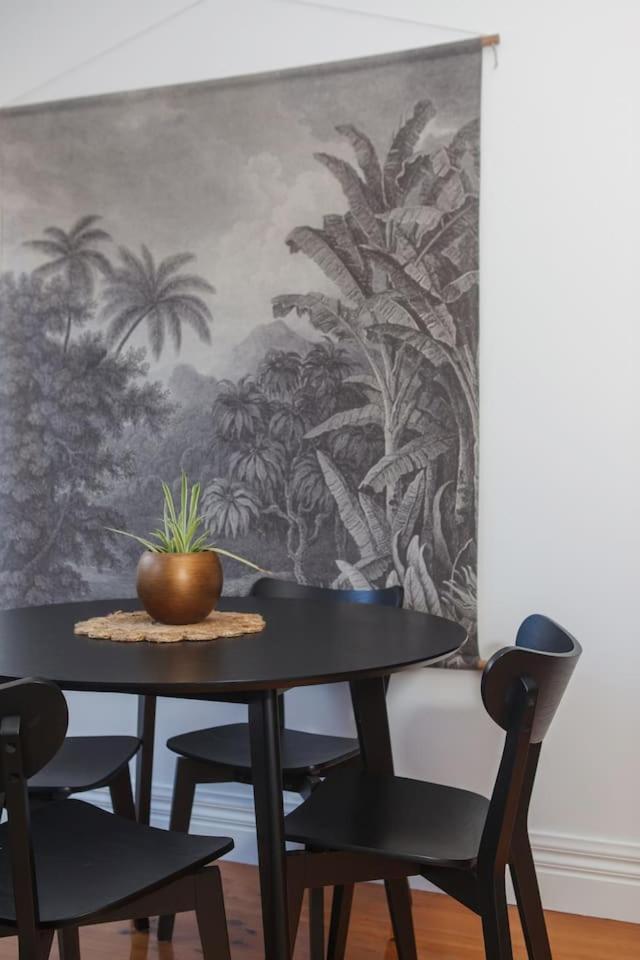 Apartment Flinders Find - A Spacious Haven For Couples *