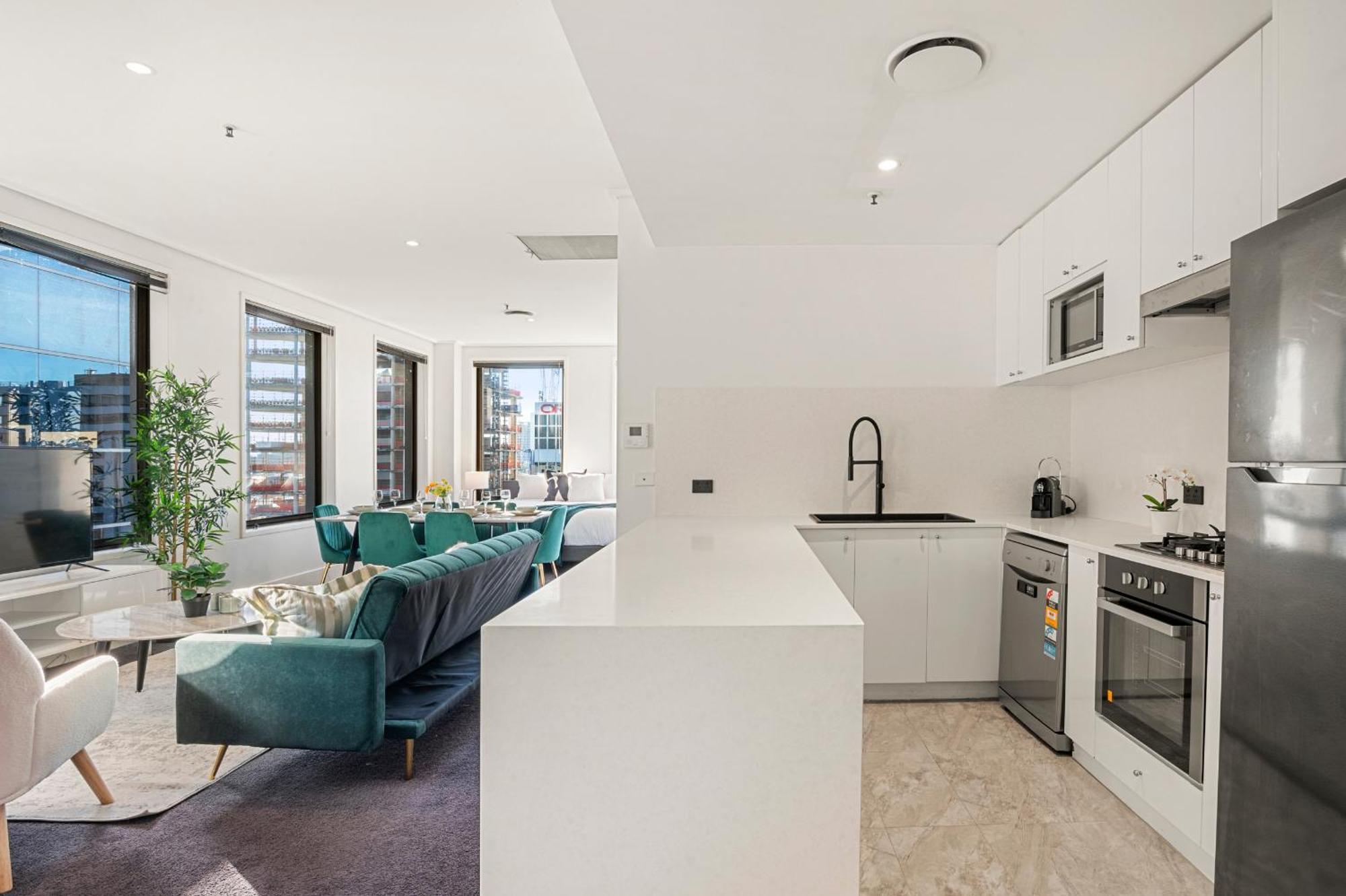 Elegant Emerald 3 Bed At Park With Parking * Melbourne