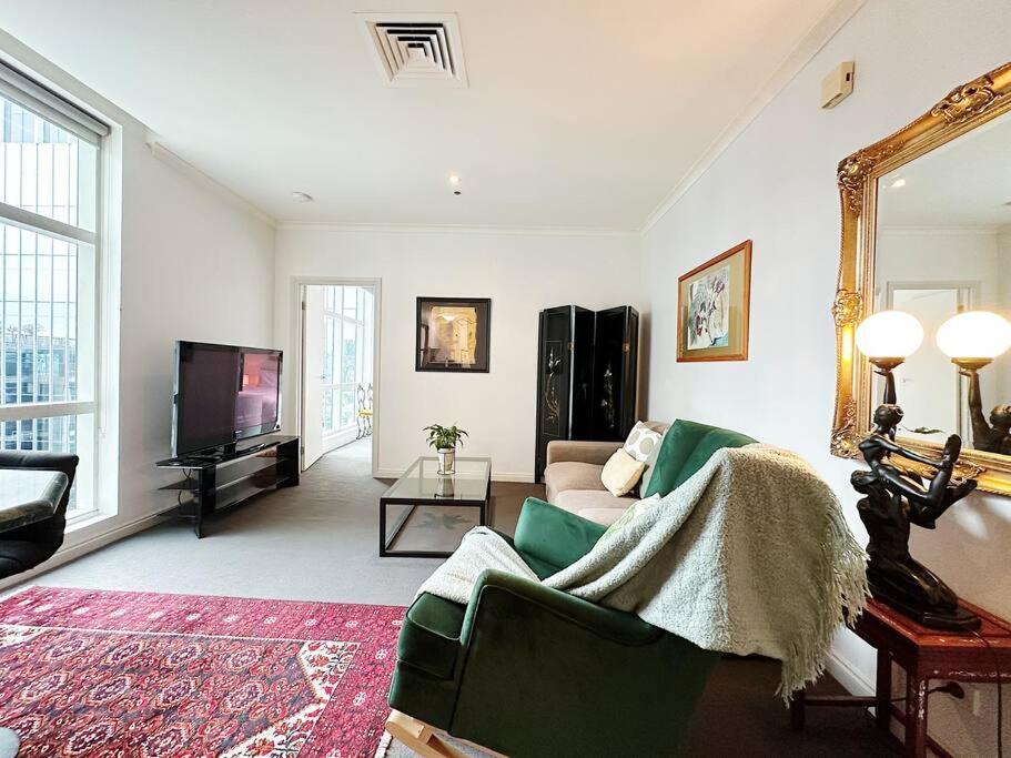 Apartment Aspire Cbd One Bedroom With Indoor Pool & Parking Available
