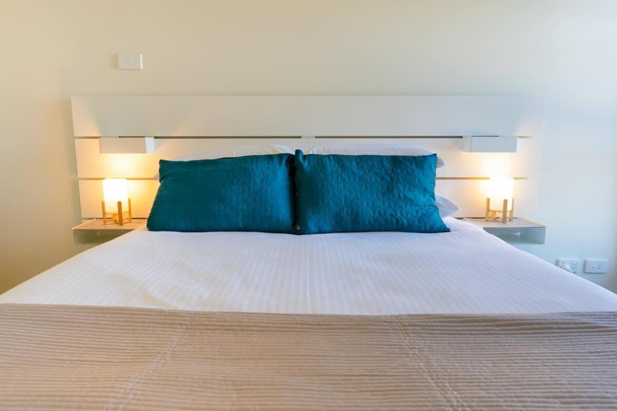 Madecomfy Spacious Cbd In Prime Location Apartment Melbourne