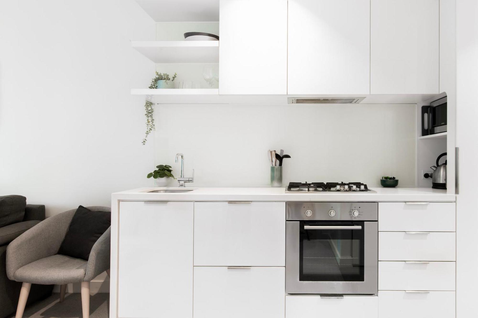 Apartment Latrobe St Gem 2-bedroom With Huge Deck & Car Park