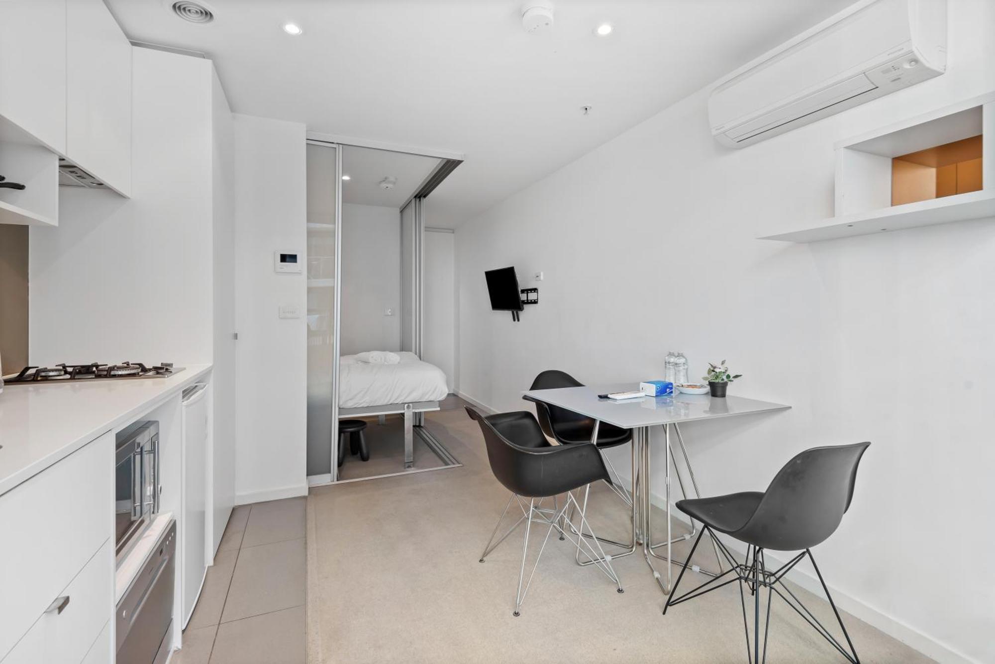 Compact Walk To Victoria Market Apartment Melbourne
