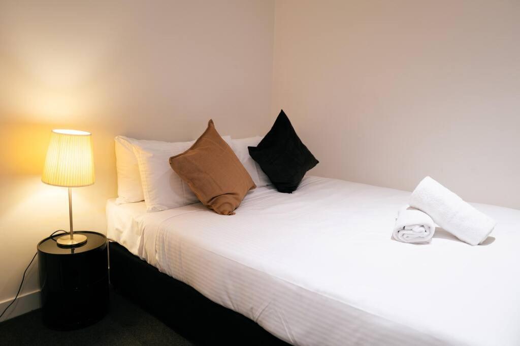 Apartment Stylish In Cbd - Pool, & Sauna
