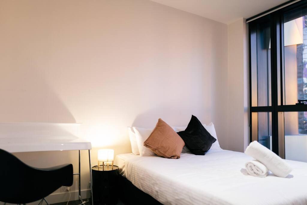 Stylish In Cbd - Pool, & Sauna * Melbourne