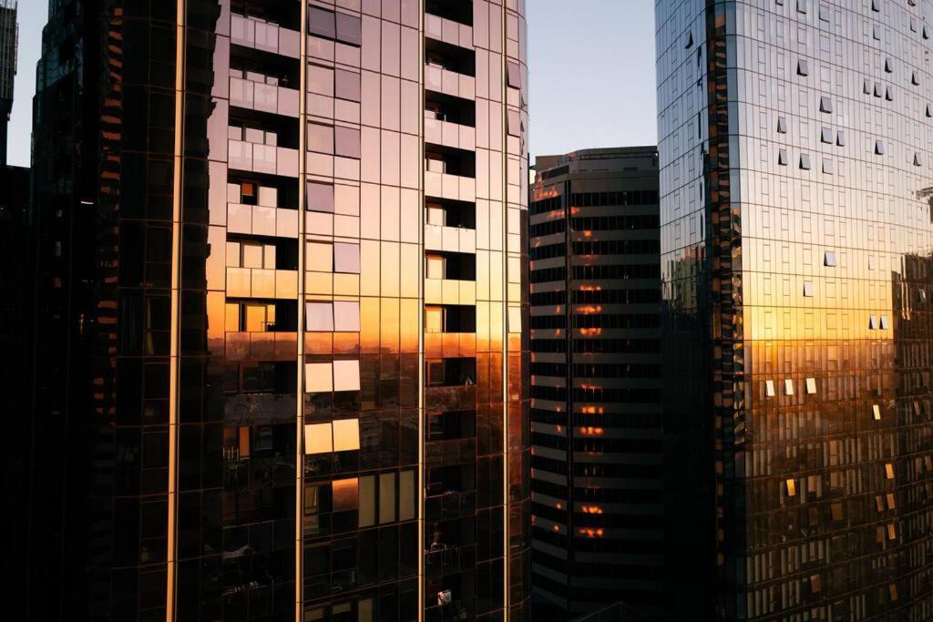 Apartment Stylish In Cbd - Pool, & Sauna *