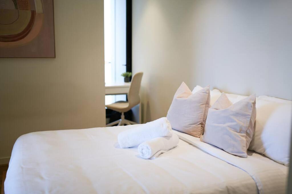 South Yarra Boutique - & Parking Apartment
