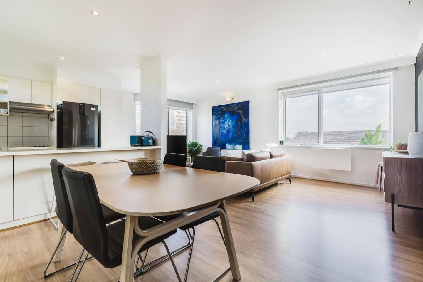 'the Acland' Beachside Charm Meets Living Apartment *