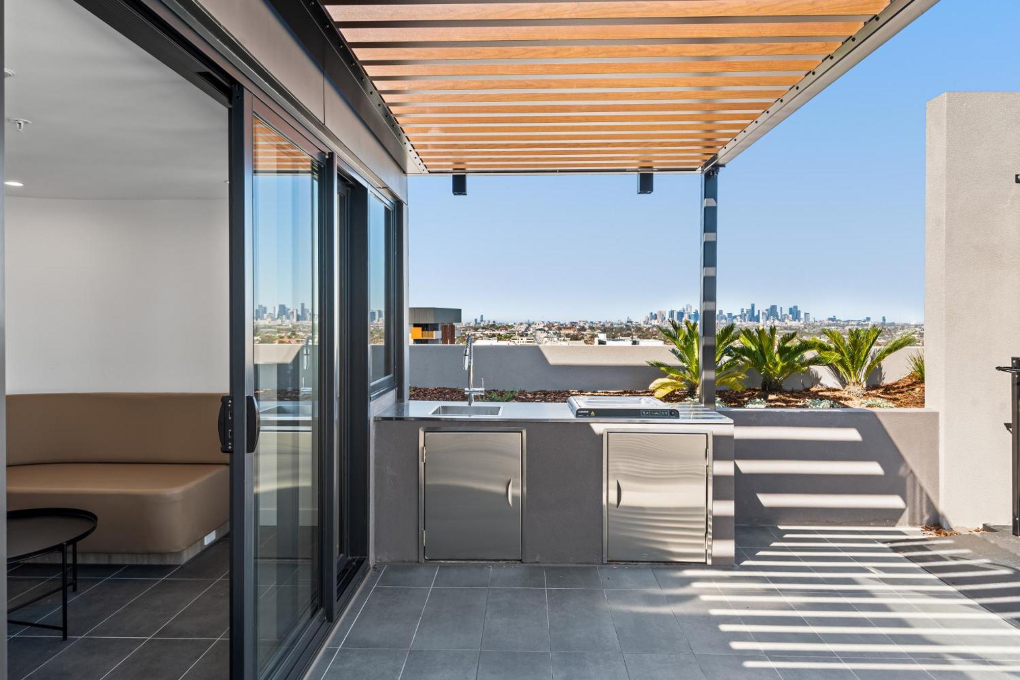 Apartment Elegant 1-bed By Shops With Rooftop Swimming Pool