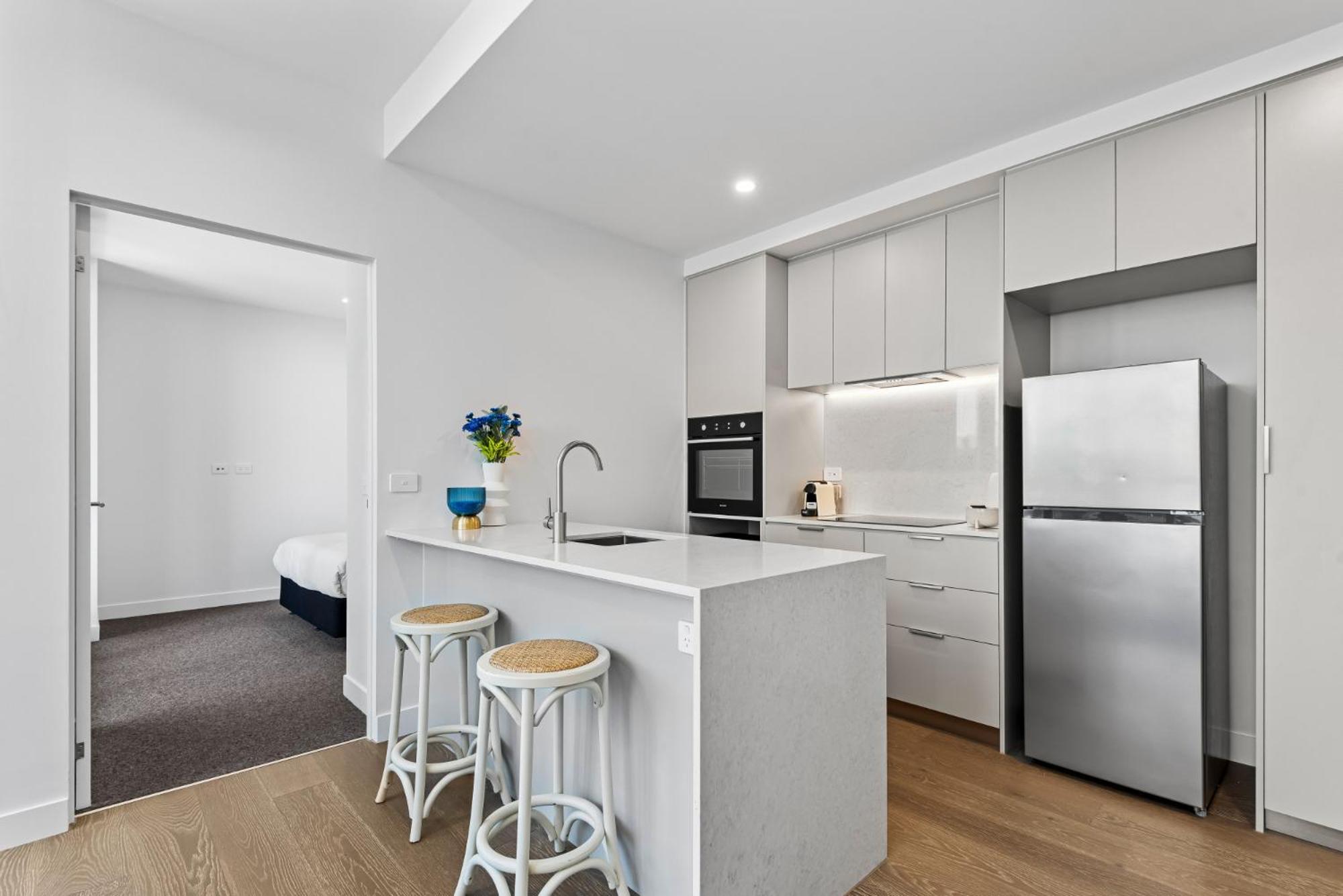 Elegant 1-bed By Shops With Rooftop Swimming Pool Apartment *