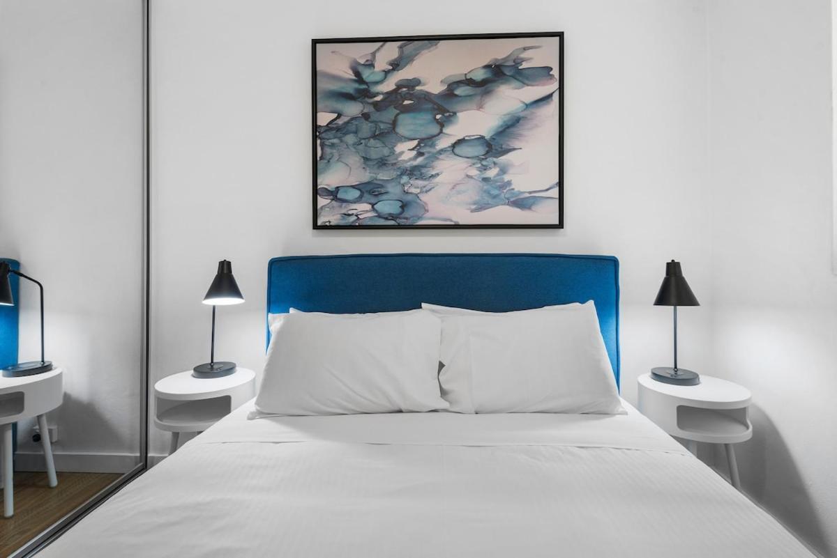 Newly Renovated South Yarra 2br With Parking Apartment *