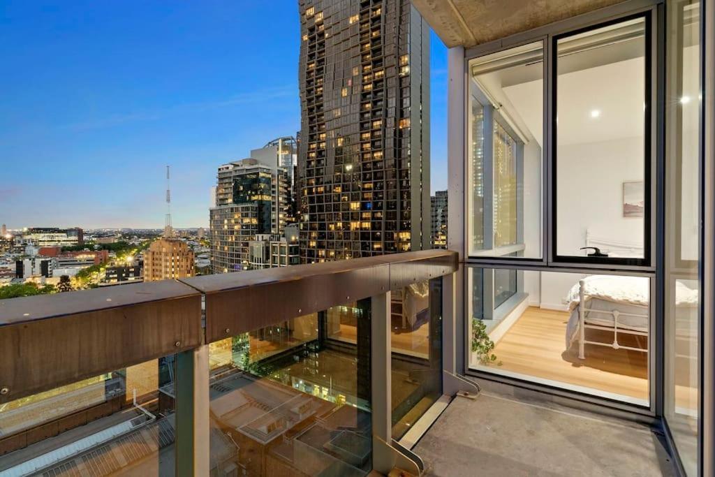 Blue, Rooftop Pool And Gym Melbourne