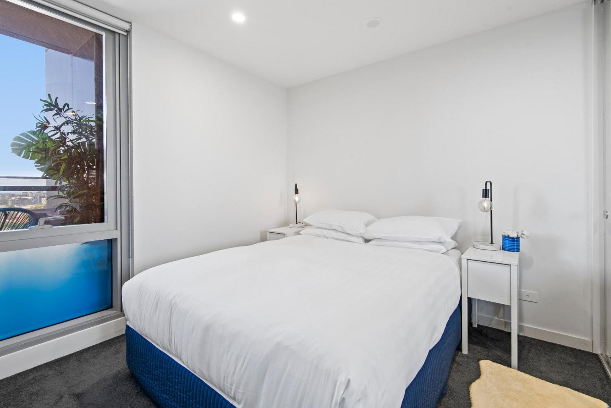 Chic 1-bed With Balcony Views And Amenities Melbourne