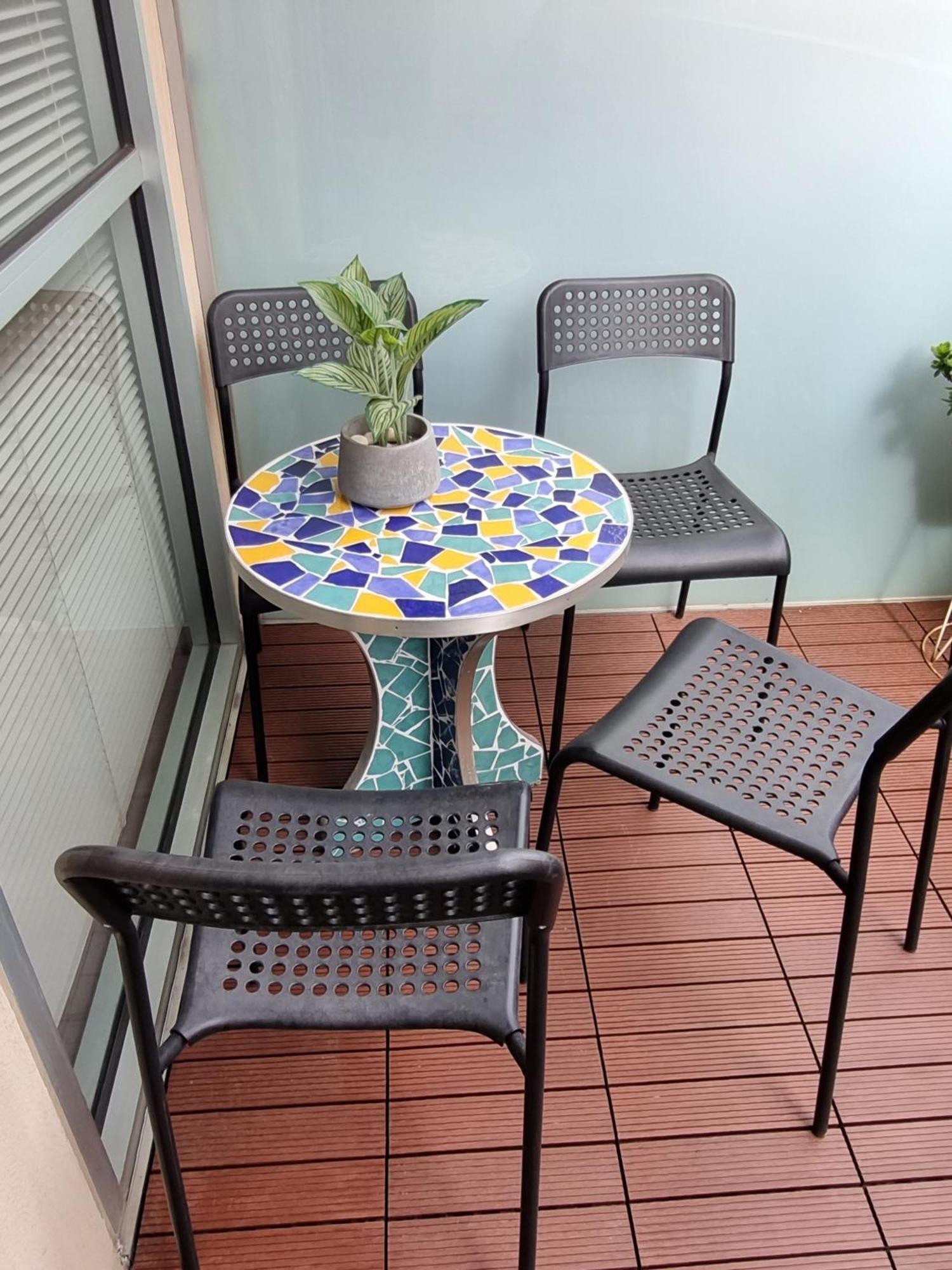 Pleasant On Collins Apartment