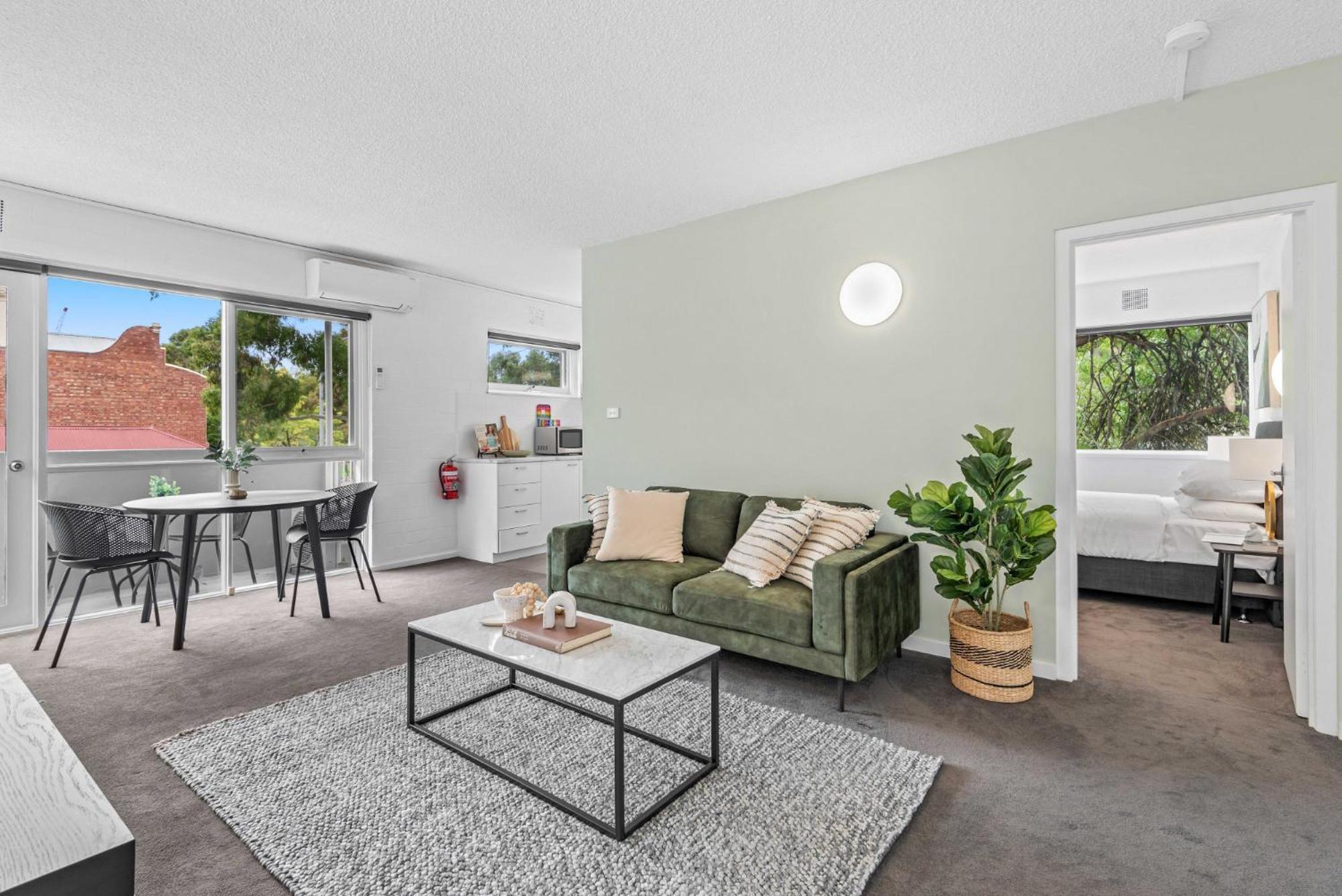 Sublime 1-bed By Royal Park * Melbourne