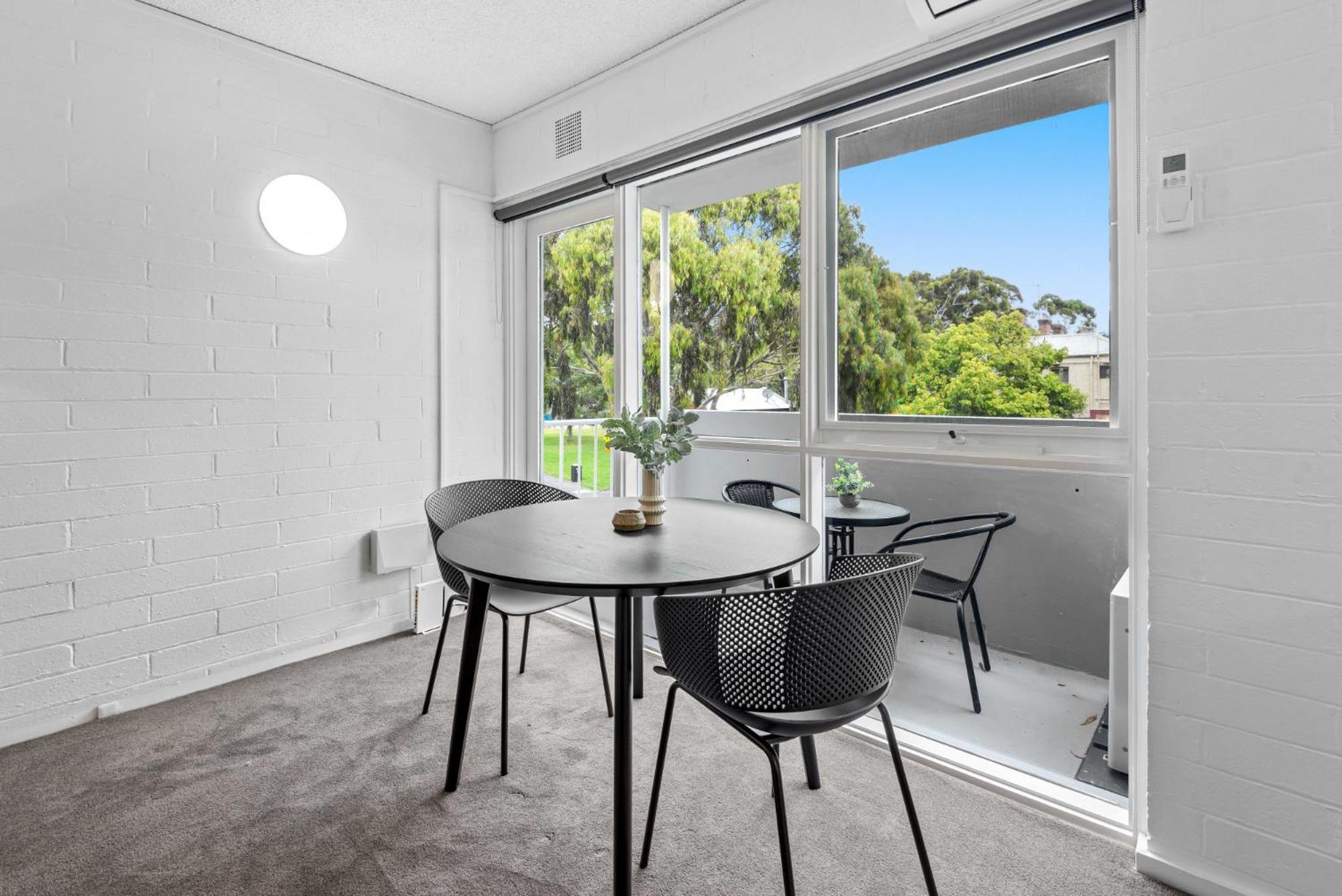 Sublime 1-bed By Royal Park Apartment *