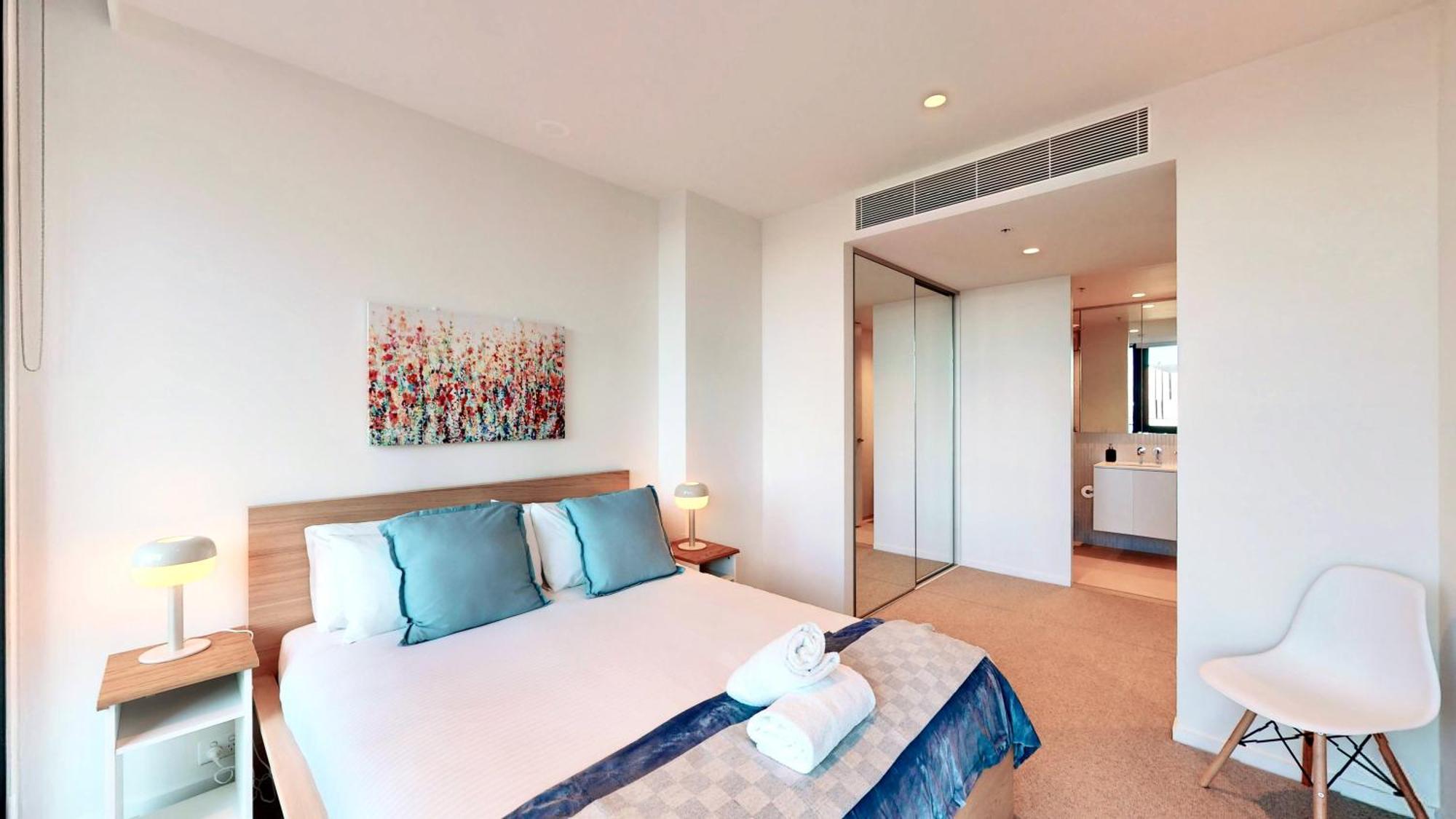 Apartment Square *