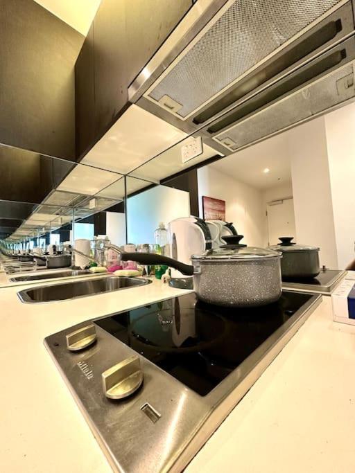 Modern 1br West Gateway Apartment Melbourne