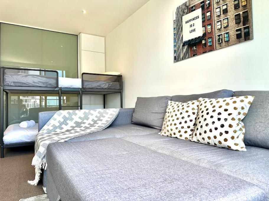Modern 1br West Gateway * Melbourne