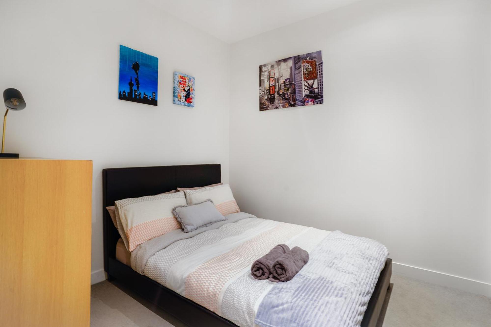 Cosy 2-bedroom Retreat With View Near Qvm Melbourne