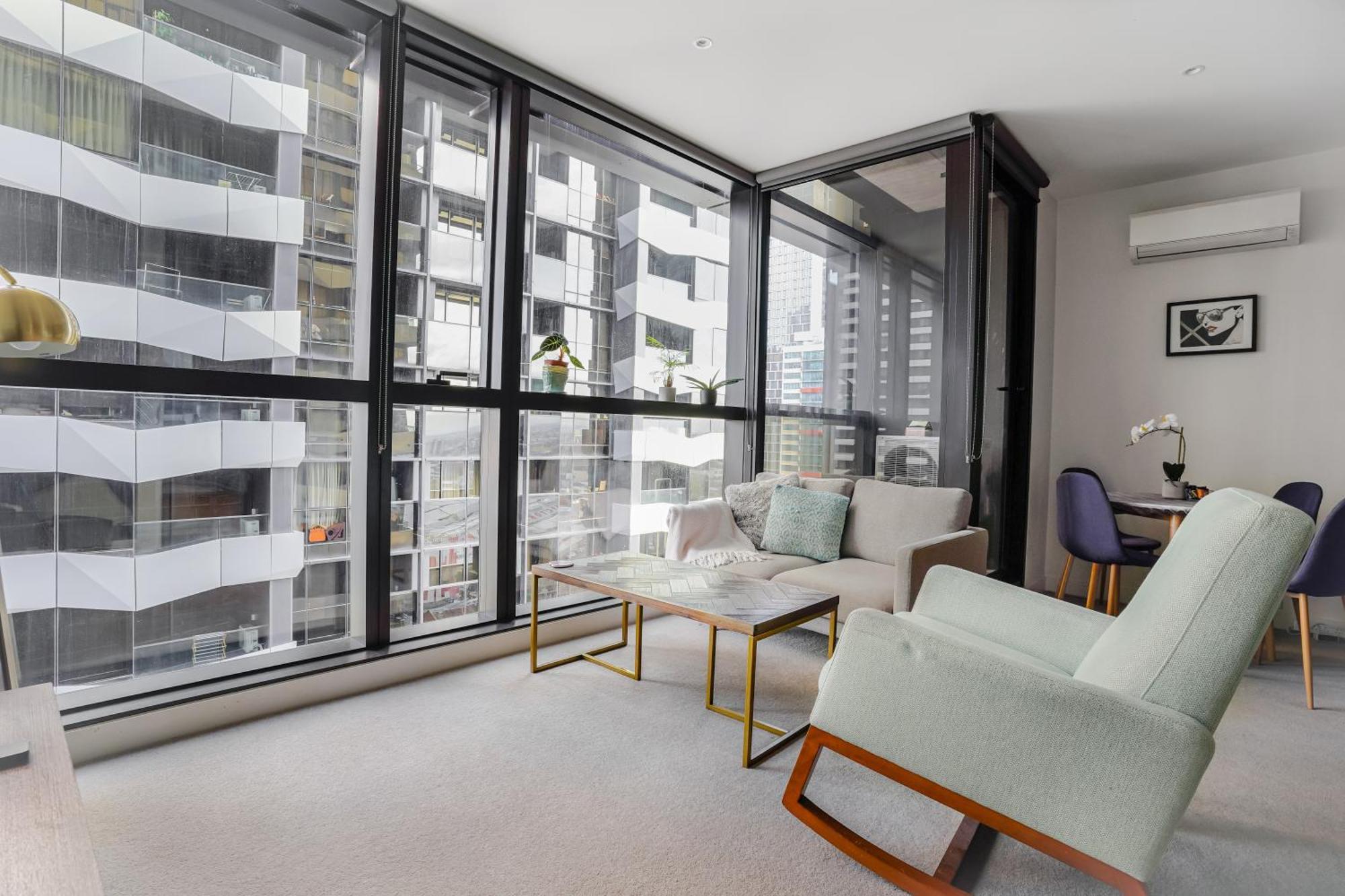 Apartment Cosy 2-bedroom Retreat With View Near Qvm Melbourne