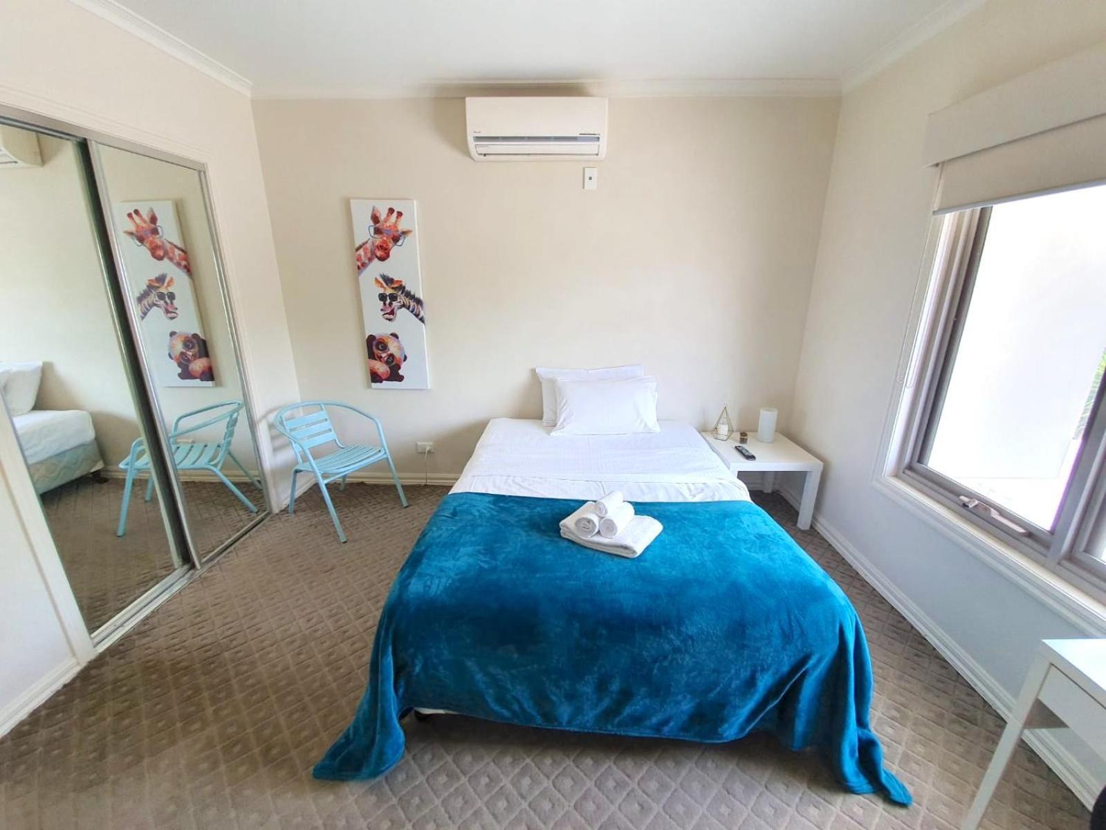 228g - Large Premium In Shared Space In Brunswick! *