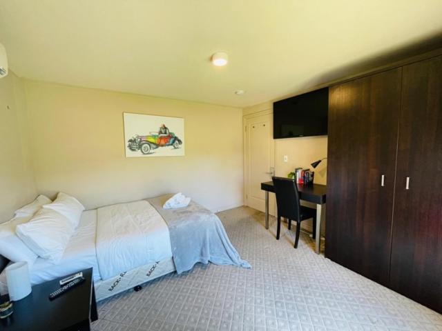 228g - Large Premium In Shared Space In Brunswick! * Melbourne