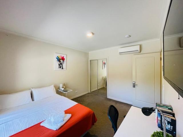 228g - Large Premium In Shared Space In Brunswick! Melbourne