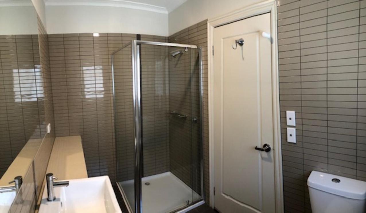 228g - Large Premium In Shared Space In Brunswick! Melbourne