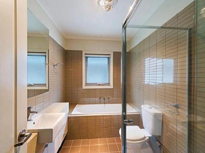 228g - Large Premium In Shared Space In Brunswick!